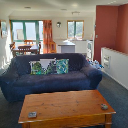 Akaroa Village Inn ภายนอก รูปภาพ