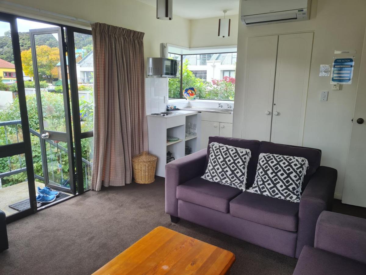 Akaroa Village Inn ภายนอก รูปภาพ