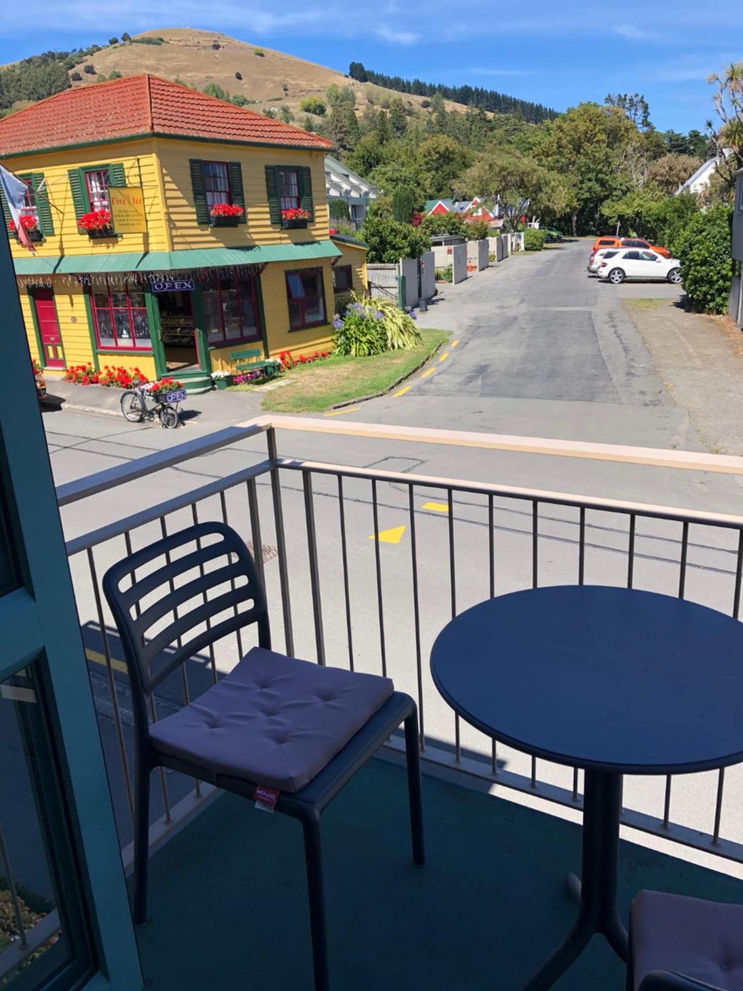Akaroa Village Inn ภายนอก รูปภาพ