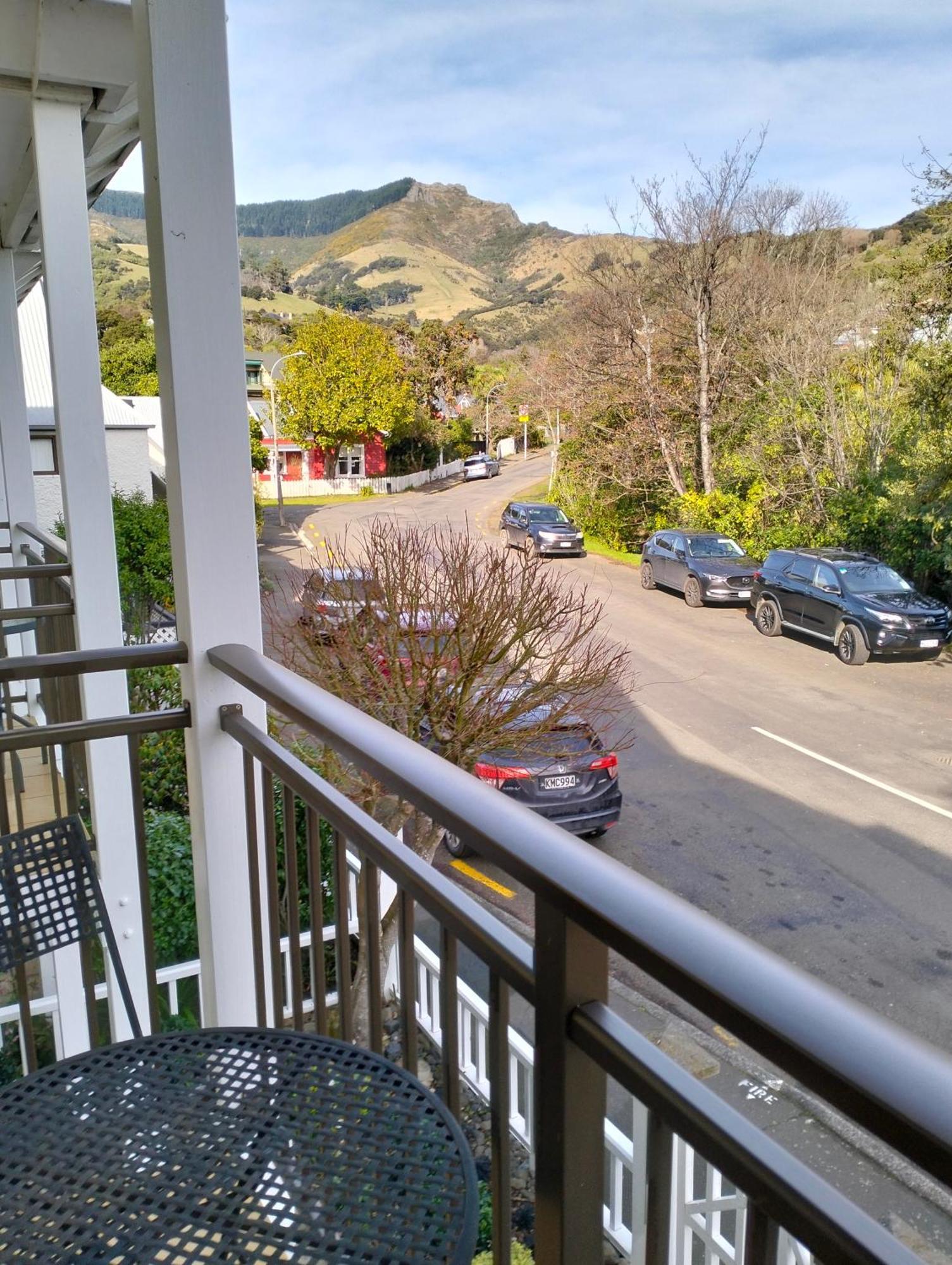 Akaroa Village Inn ภายนอก รูปภาพ