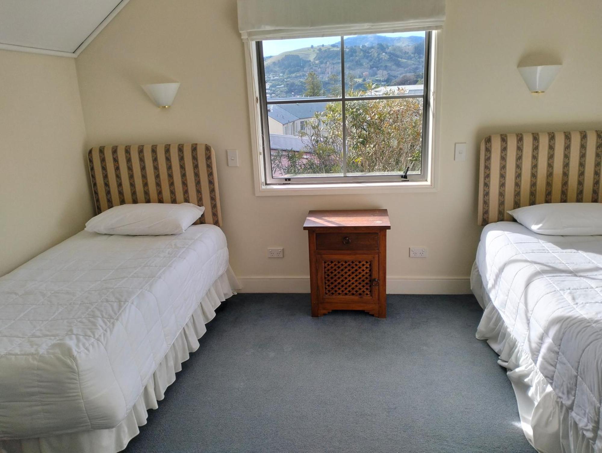 Akaroa Village Inn ภายนอก รูปภาพ