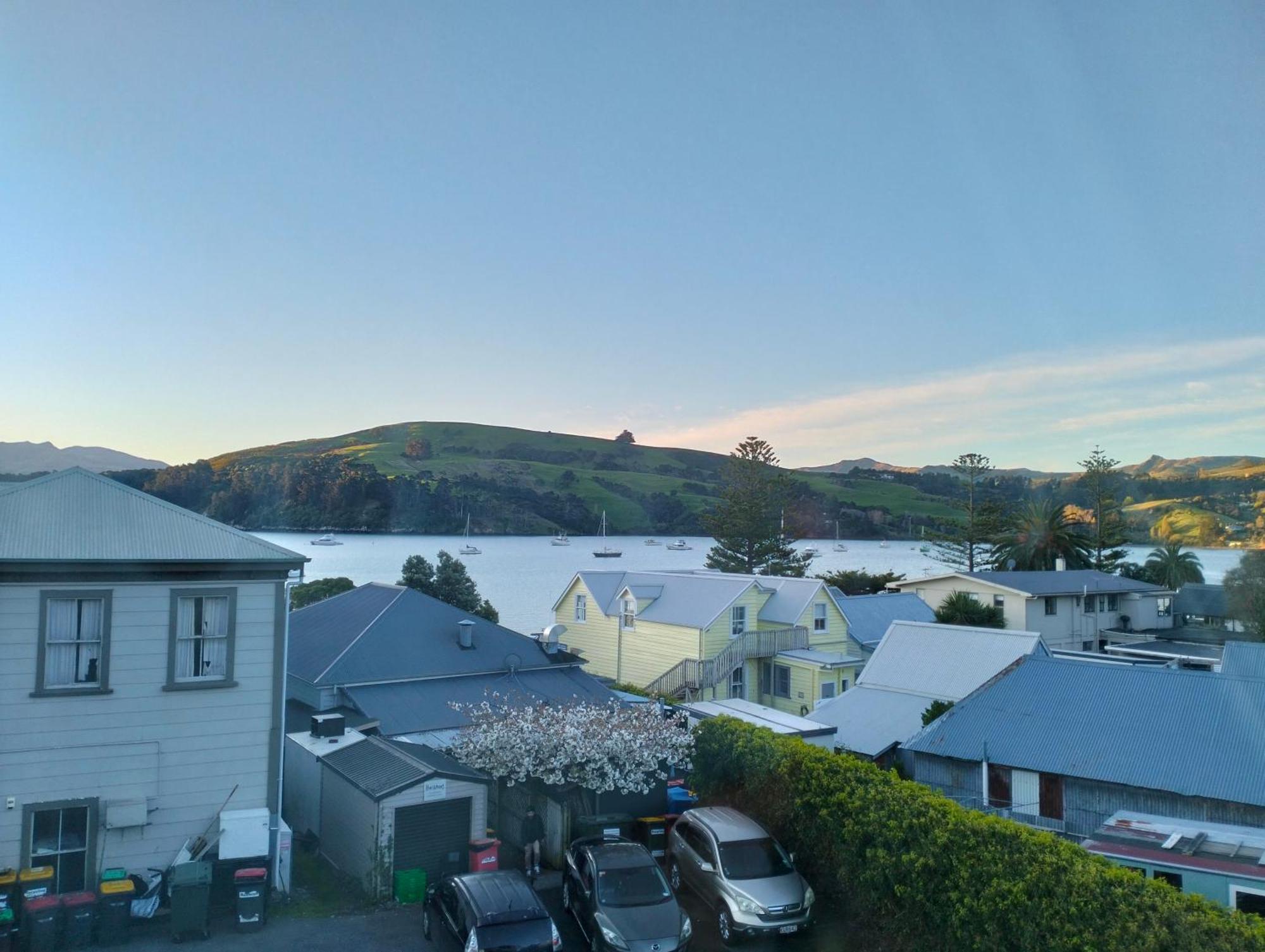 Akaroa Village Inn ภายนอก รูปภาพ
