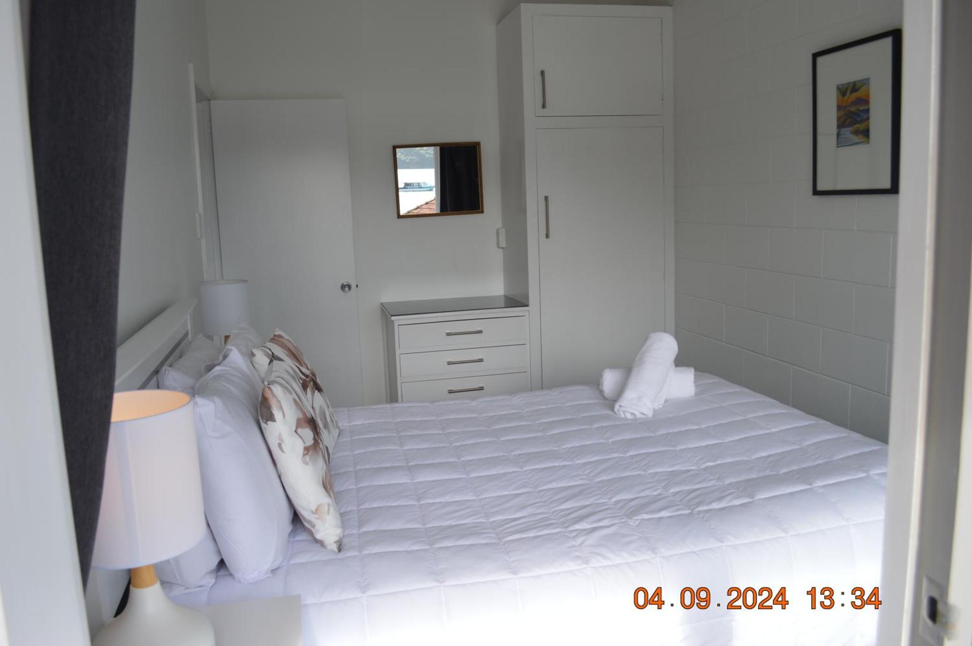 Akaroa Village Inn ภายนอก รูปภาพ