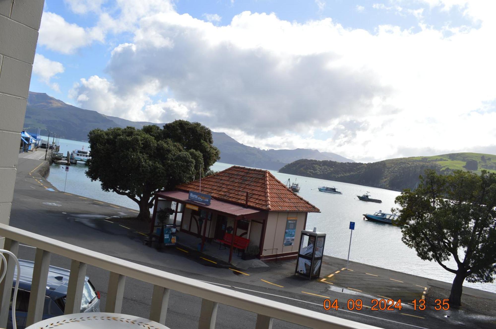 Akaroa Village Inn ภายนอก รูปภาพ