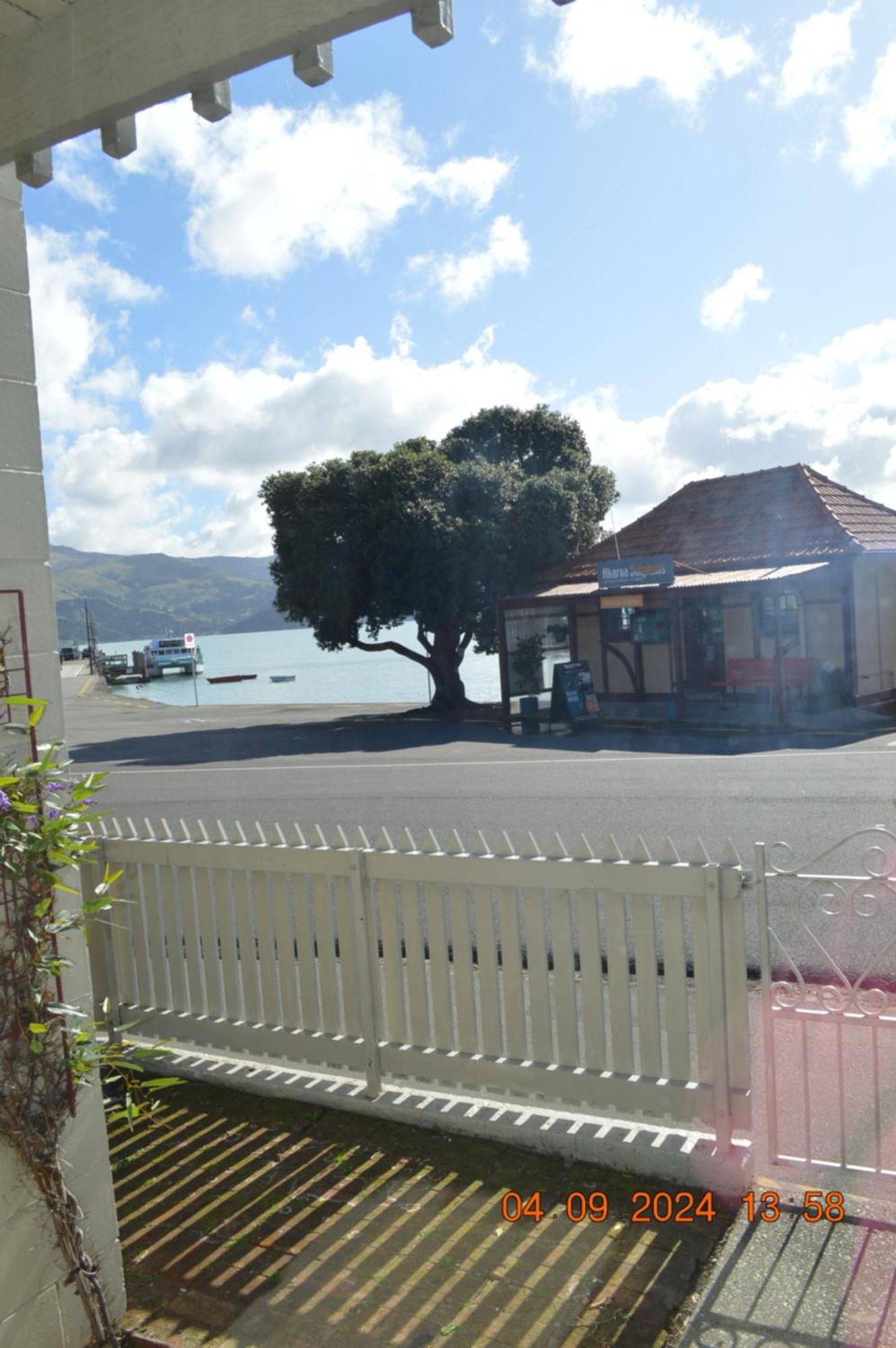 Akaroa Village Inn ภายนอก รูปภาพ