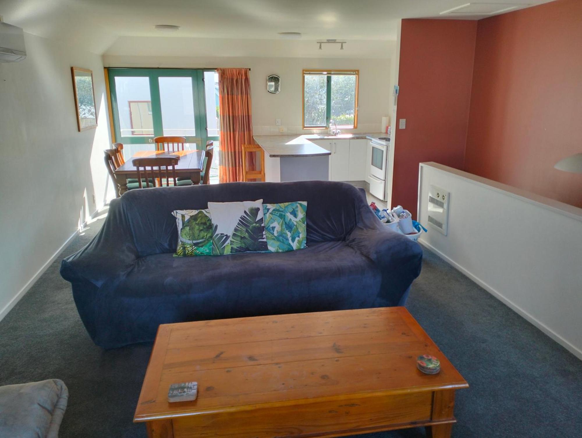 Akaroa Village Inn ภายนอก รูปภาพ