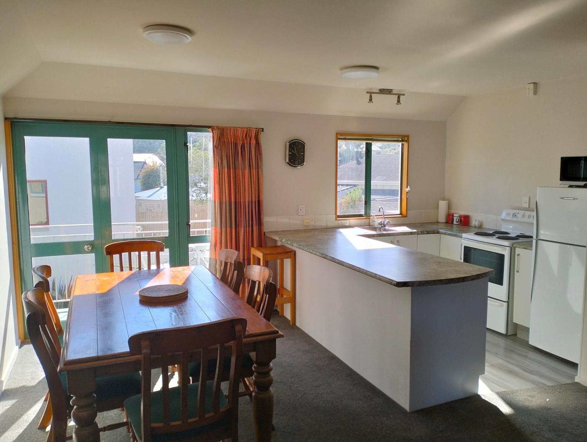 Akaroa Village Inn ภายนอก รูปภาพ